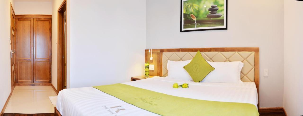 Richico Luxury Apartel Ocean Da Nang Exterior photo